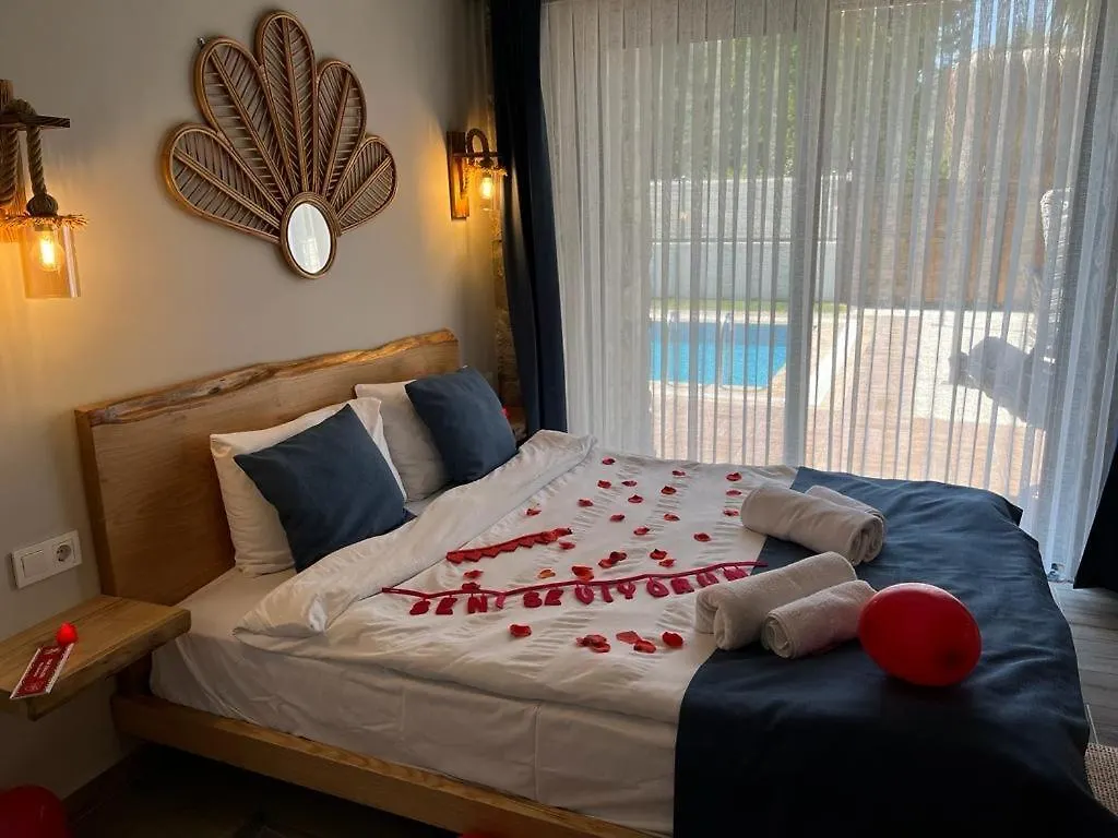 Muestakil Havuzlu Jakuzili Tatil Villasi Fethiye